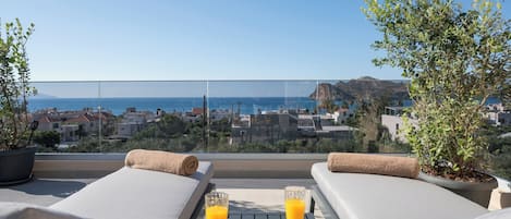 Sea View Maisonette with Roof Terrace | Property grounds