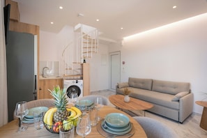 Sea View Maisonette, Spacious Roof Terrace | Innenbereich