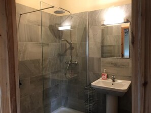 Bathroom - 3 Bed in Corpusty (oc-ottn8) (Corpusty)