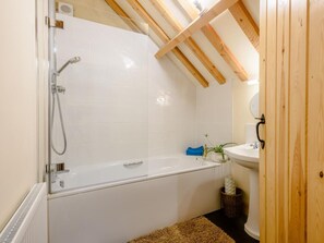 Bathroom - 3 Bed in Corpusty (oc-ottn8) (Corpusty)