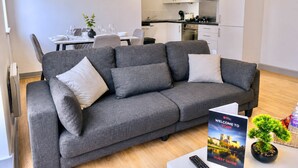 Living area - Best Location 2 bed Apartment York City Centre (York)