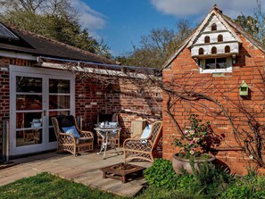 Outdoor dining - 2 Bed in Blandford Forum (oc-stomi) (Durweston)