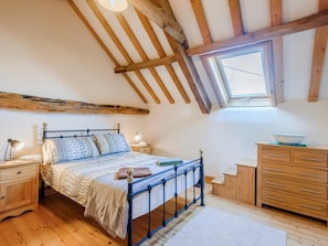 3 bedrooms, travel cot, free WiFi, bed sheets - 3 Bed in Norwich (oc-owln8) (Corpusty)