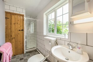 Bathroom - 1 Bed in Hainford (oc-lhan8) (Hainford)