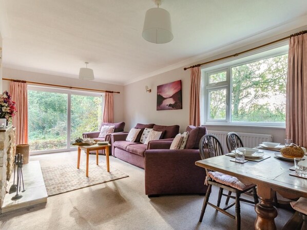 Living area - 2 Bed in Dereham (oc-shrn8) (Scarning)