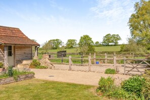 Exterior - 3 Bed in Sturminster Newton (oc-cowob) (Hazelbury Bryan)