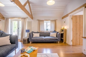 TV, fireplace - 3 Bed in Sturminster Newton (oc-cowob) (Hazelbury Bryan)