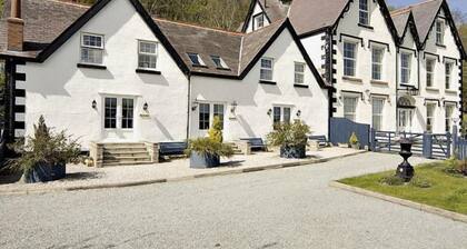 3 Bed in Conwy (oc-typll)