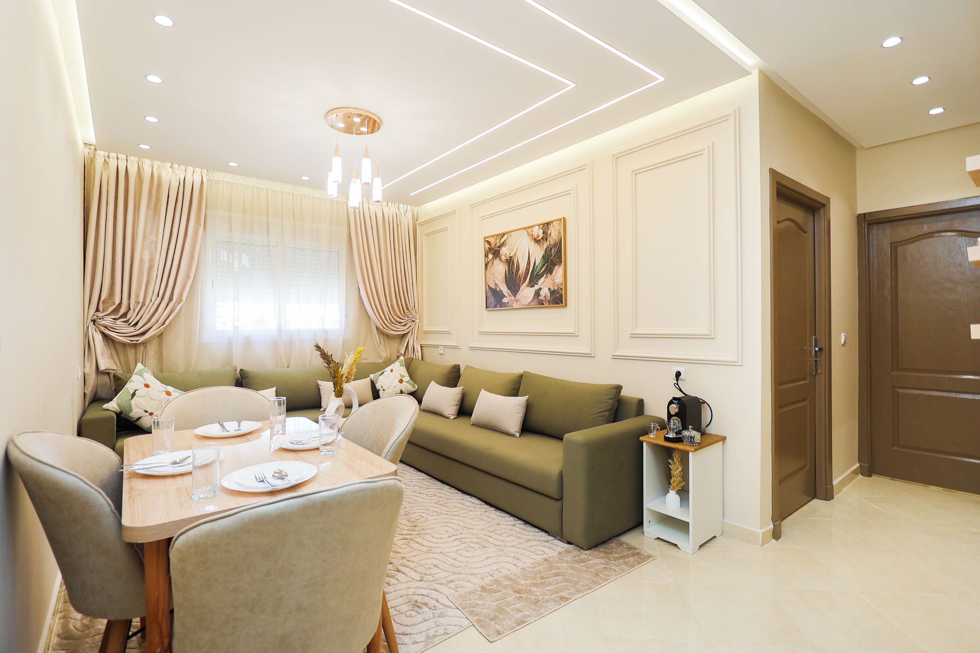 Apartamento conforto | Área de estar | Smart TV 50 polegadas com canais a cabo