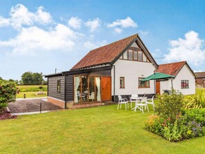 Exterior - 2 Bed in Diss (oc-oxbar) (Market Weston)