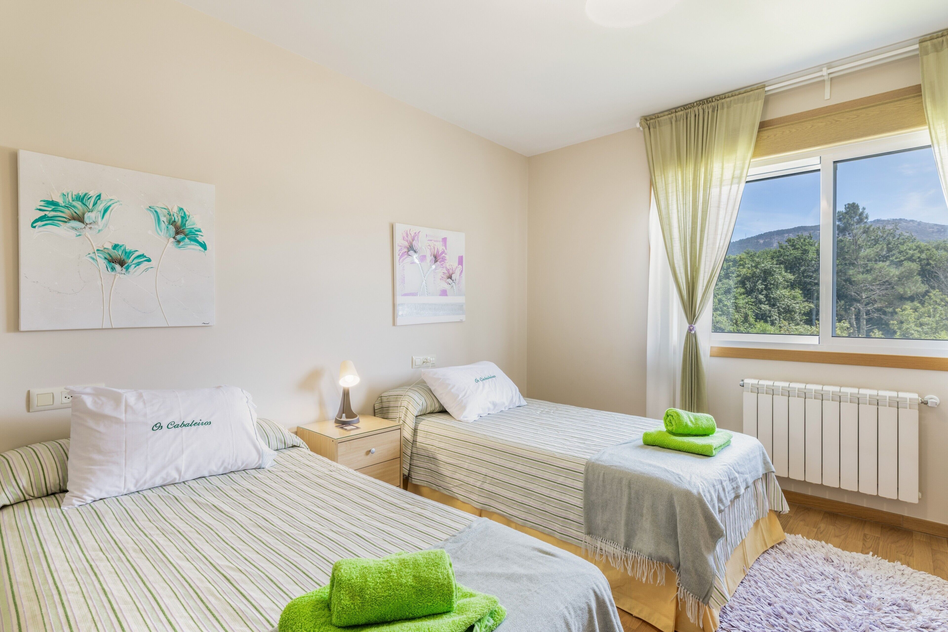 3 slaapkamers, een strijkplank/strijkijzer, wifi, beddengoed