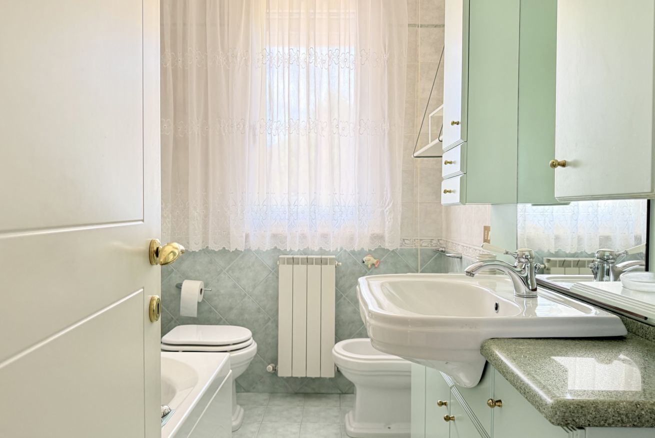 Dusche, Bidet, Handtücher