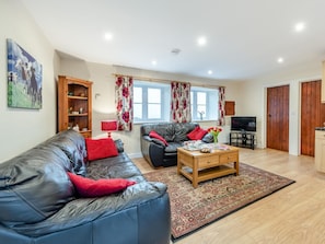 TV - 2 Bed in Barnstaple (oc-moosc) (Yarnscombe)