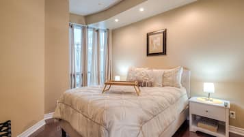Iron/ironing board, free WiFi, bed sheets