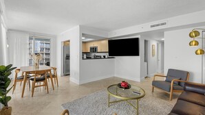 Living area - Stunning Penthouse in the Heart of Coconut Grove (Miami)