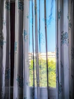 Apartamento, balcón | Interior