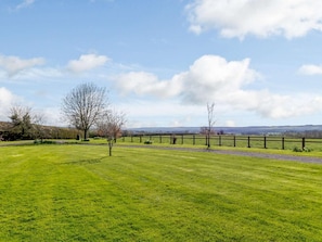 Property grounds - 2 Bed in Pickering (oc-27112) (Allerston)