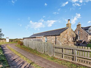 Property grounds - 1 Bed in Forres (oc-32129) (Alves)
