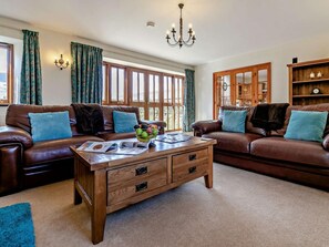 TV, fireplace - 2 Bed in Helston (oc-roseb) (Wendron)