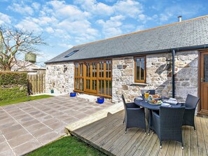 Outdoor dining - 2 Bed in Helston (oc-roseb) (Wendron)