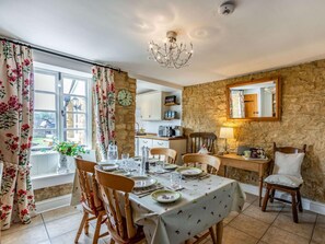 Dining - 2 Bed in Cheltenham (oc-29027) (Bourton-on-the-Water)