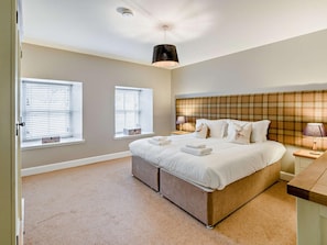 Free WiFi, bed sheets - 2 Bed in Kirriemuir (oc-obotp) (Kirriemuir)