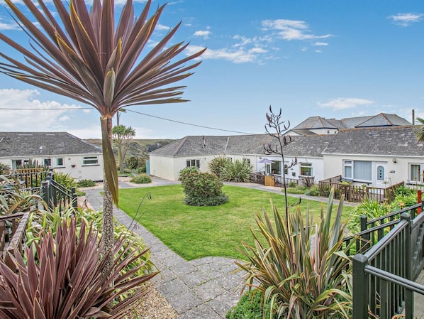 Property grounds - 2 Bed in Helston (oc-36430) (Mullion)