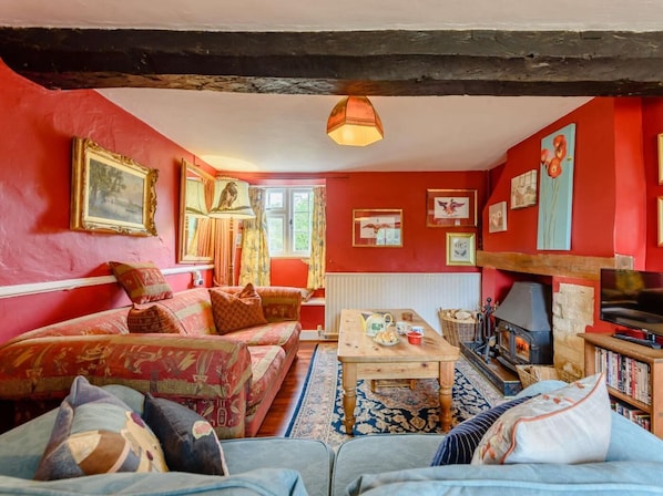TV, fireplace - 2 Bed in Lechlade (oc-40194) (Langford)
