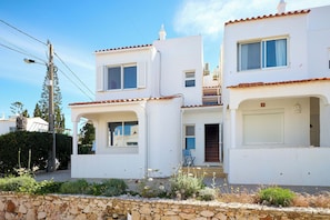 Exterior - Blue Horizon Apartment with a Beautiful Ocean View (Carvoeiro)