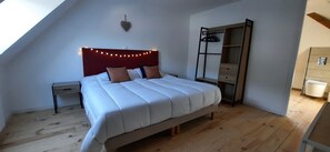 3 bedrooms, iron/ironing board, travel cot, free WiFi - Large, renovated house in central Alsace (130 m²) (Neubois)