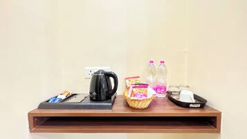 Superior Double Room, Partial Sea View | Room amenity