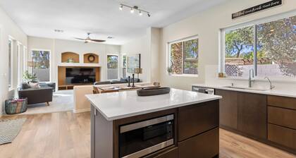 Luxury & Location • Priv Pool, Spa, BBQ, Firepit • Newly Remodeled 4BR Oasis