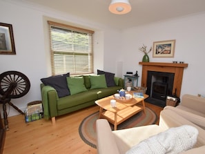TV, fireplace - 3 Bed in Isle Of Skye (oc-40334) (Glendale)