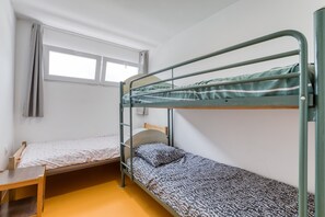 WiFi, bed sheets