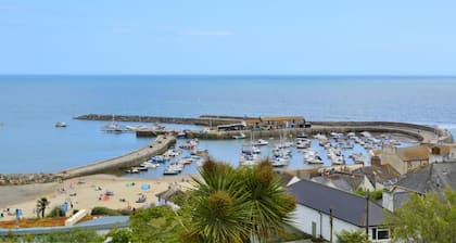 1 Bed in Lyme Regis (oc-40483)