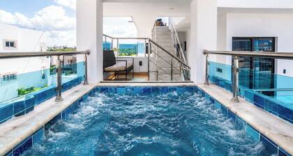 Luxury Ocean-View Villa - 8 Bedrooms, Pool & Jacuzzi