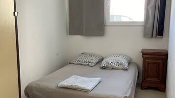 WiFi, bed sheets