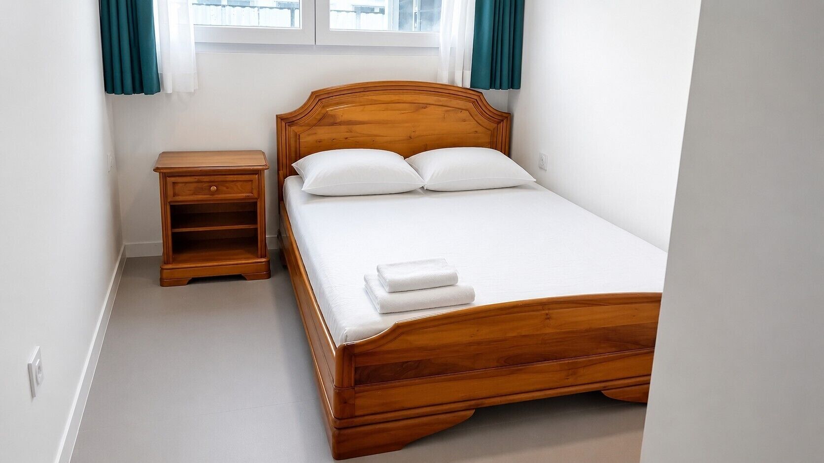 WiFi, bed sheets