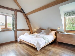 3 Schlafzimmer, Reisekinderbett, kostenloses WLAN, Bettwäsche