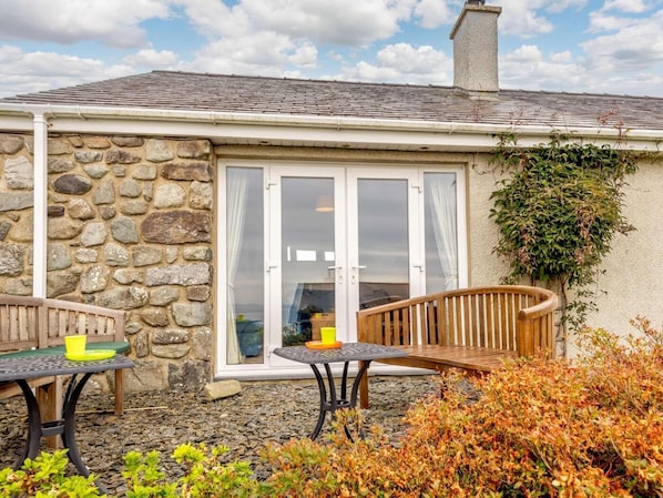 Outdoor dining - 3 Bed in Harlech (oc-42153) (Harlech)