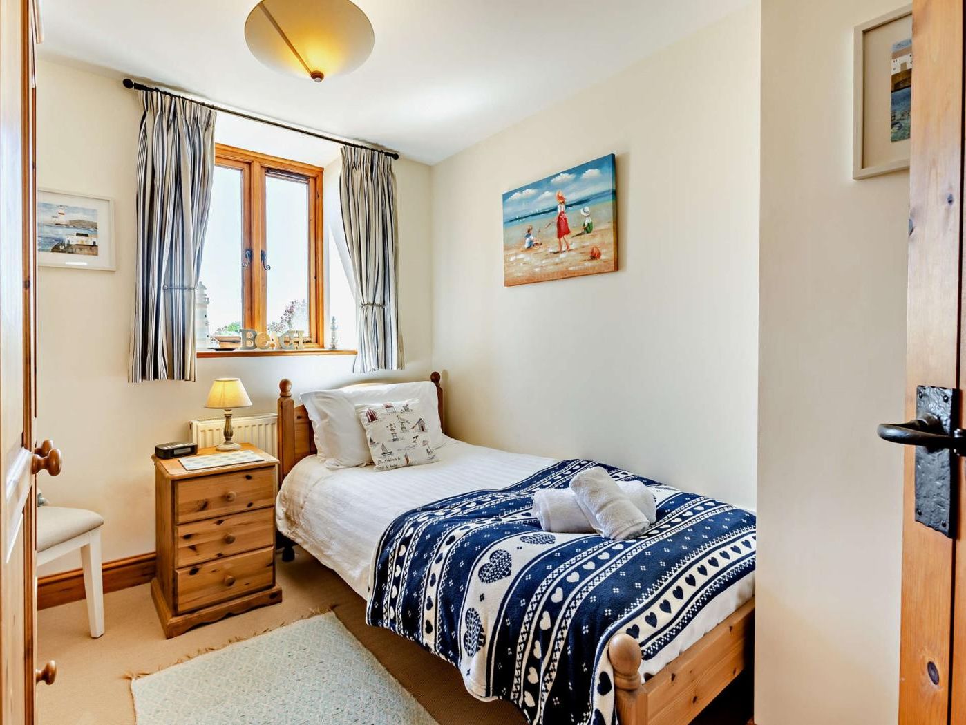 Ground floor single bedroom 