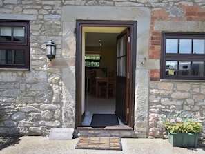 Exterior detail - 2 Bed in Mold (oc-41656) (Pen-y-cefn)