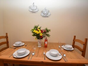Dining - 2 Bed in Mold (oc-41656) (Pen-y-cefn)