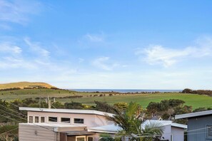 Property grounds - Seaside Chalet @ Smiths Beach (Smiths Beach)