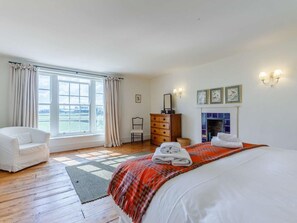 8 Schlafzimmer, Reisekinderbett, kostenloses WLAN, Bettwäsche