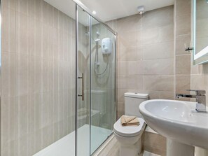 Bathroom - 2 Bed in Looe (oc-43127) (Saint Martin-by-Looe)