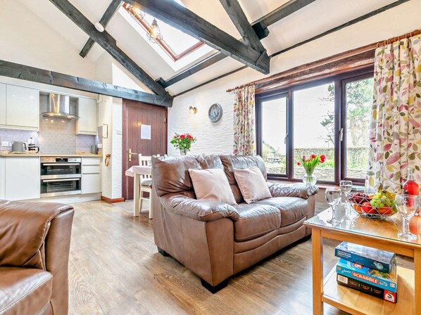 Living area - 2 Bed in Looe (oc-43127) (Saint Martin-by-Looe)