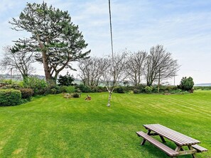 Outdoor dining - 3 Bed in Looe (oc-43128) (Saint Martin-by-Looe)
