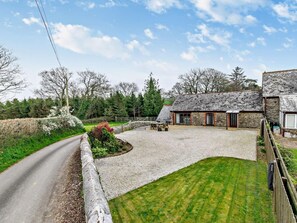 Property grounds - 3 Bed in Looe (oc-43124) (Saint Martin-by-Looe)
