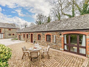 Outdoor dining - 2 Bed in Looe (oc-43125) (Saint Martin-by-Looe)